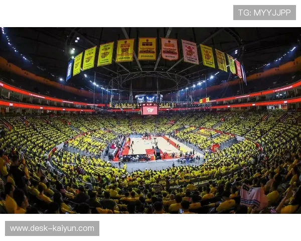 CBA俱乐部杯观众席爆满，现场气氛热烈